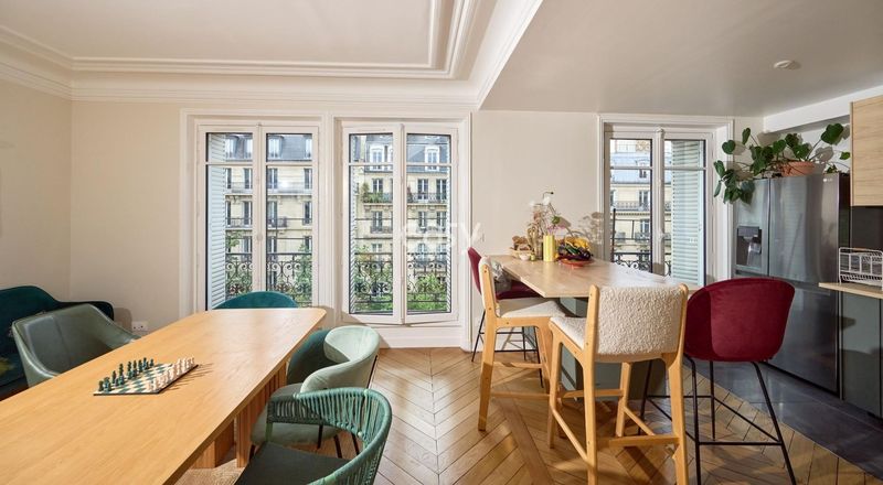 Haussmannian-style apartment available for rent specifically for filming purposes in Paris, FRANCE